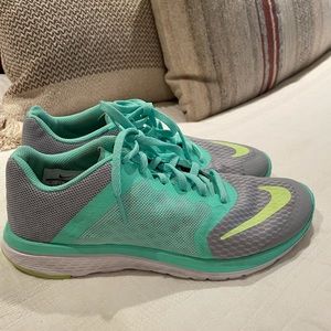 Turquoise/ gray Nike women’s shoe size 7